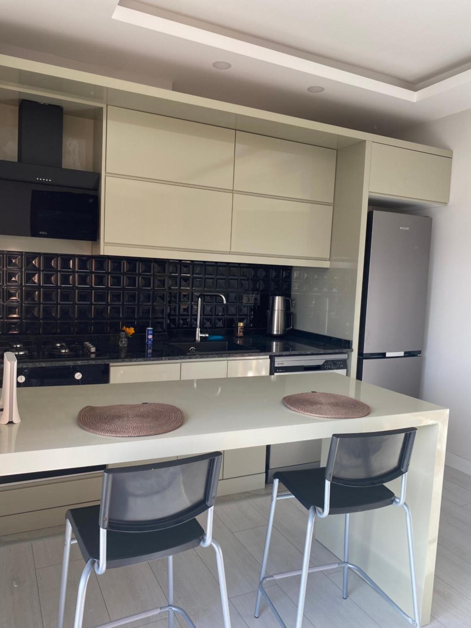 Apartament Havalimanina Yakin Havuzlu 1+1 Lux